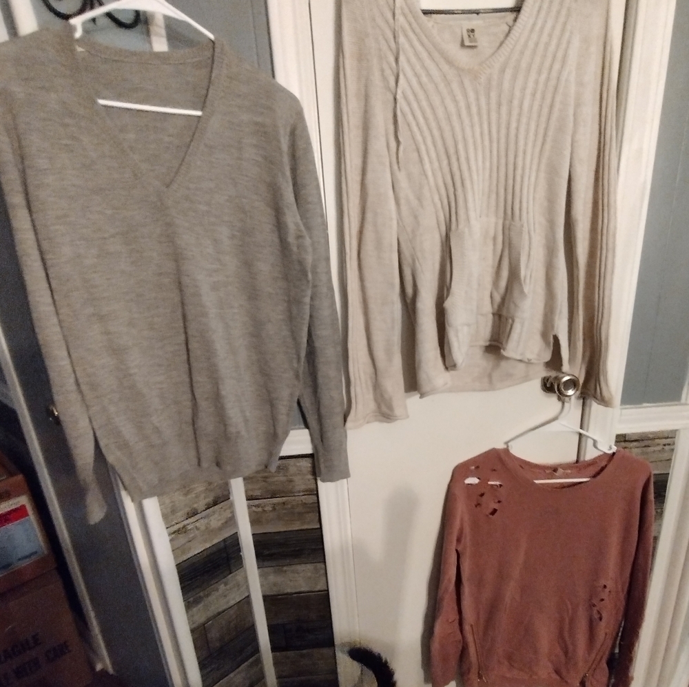 Women's sweater lot